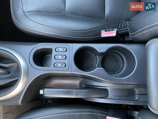 Черный Ниссан Кашкай, объемом двигателя 1.6 л и пробегом 231 тыс. км за 11700 $, фото 34 на Automoto.ua