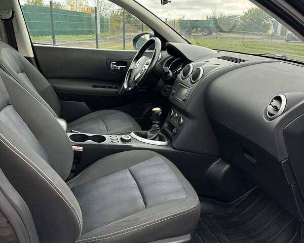 Черный Ниссан Кашкай, объемом двигателя 1.6 л и пробегом 189 тыс. км за 11550 $, фото 33 на Automoto.ua