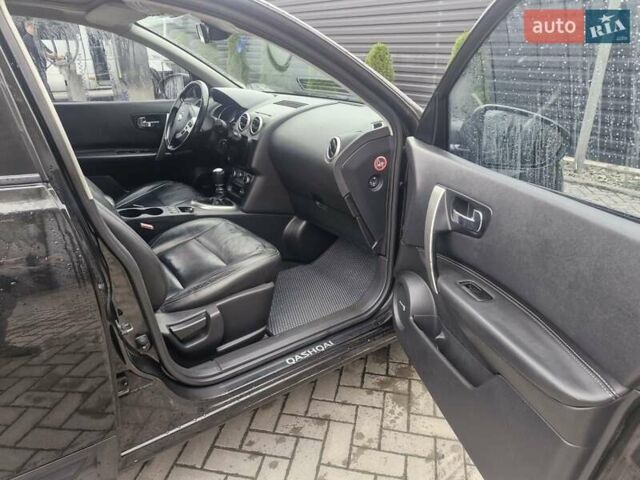 Черный Ниссан Кашкай, объемом двигателя 1.6 л и пробегом 290 тыс. км за 11500 $, фото 4 на Automoto.ua