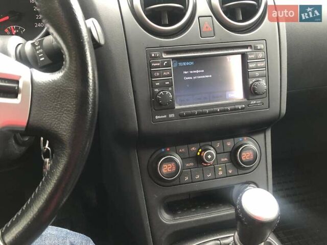 Черный Ниссан Кашкай, объемом двигателя 1.5 л и пробегом 224 тыс. км за 12000 $, фото 8 на Automoto.ua