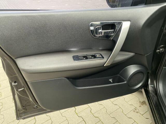 Чорний Ніссан Кашкай, об'ємом двигуна 1.6 л та пробігом 238 тис. км за 9750 $, фото 22 на Automoto.ua