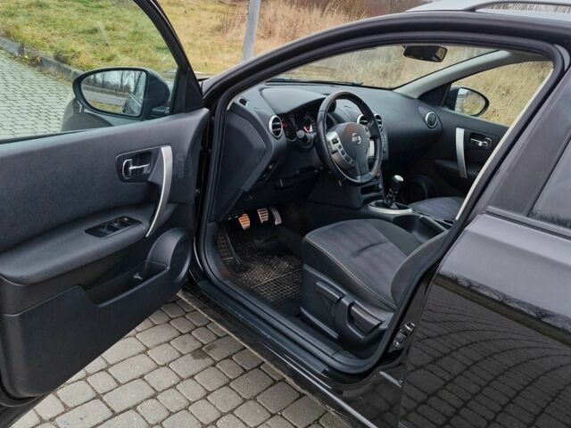 Черный Ниссан Кашкай, объемом двигателя 1.6 л и пробегом 236 тыс. км за 10700 $, фото 16 на Automoto.ua