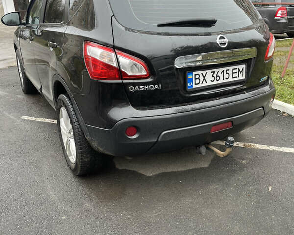 Черный Ниссан Кашкай, объемом двигателя 1.6 л и пробегом 300 тыс. км за 10300 $, фото 3 на Automoto.ua