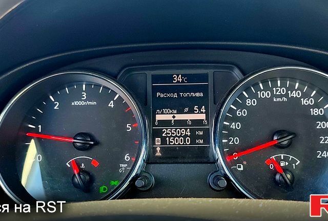 Черный Ниссан Кашкай, объемом двигателя 1.6 л и пробегом 255 тыс. км за 12100 $, фото 5 на Automoto.ua