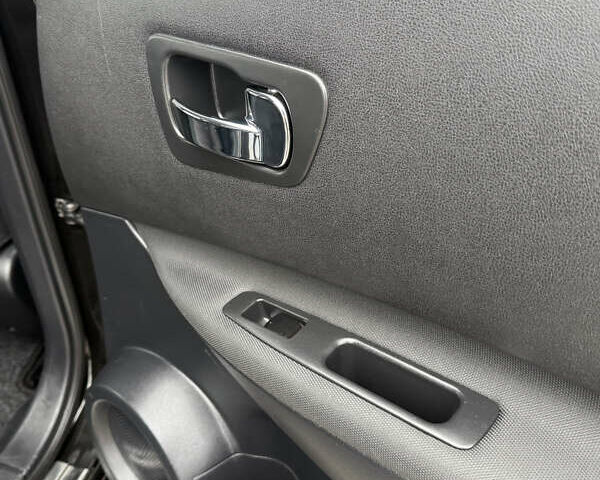 Чорний Ніссан Кашкай, об'ємом двигуна 1.6 л та пробігом 178 тис. км за 12200 $, фото 113 на Automoto.ua