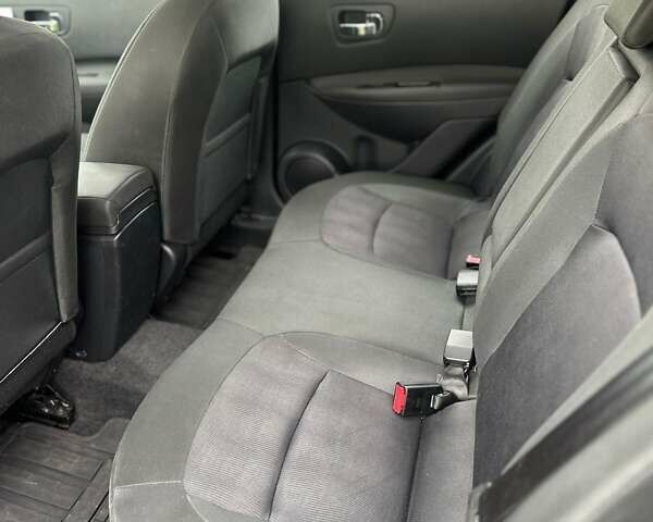 Черный Ниссан Кашкай, объемом двигателя 1.6 л и пробегом 114 тыс. км за 11999 $, фото 8 на Automoto.ua