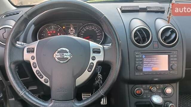 Черный Ниссан Кашкай, объемом двигателя 1.5 л и пробегом 275 тыс. км за 10800 $, фото 15 на Automoto.ua