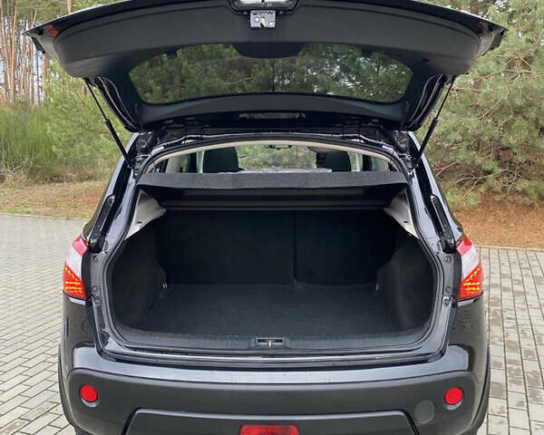 Черный Ниссан Кашкай, объемом двигателя 1.5 л и пробегом 208 тыс. км за 11700 $, фото 24 на Automoto.ua