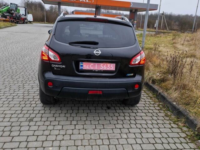 Черный Ниссан Кашкай, объемом двигателя 1.6 л и пробегом 236 тыс. км за 10700 $, фото 5 на Automoto.ua