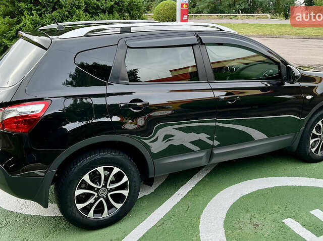 Черный Ниссан Кашкай, объемом двигателя 1.5 л и пробегом 220 тыс. км за 10950 $, фото 3 на Automoto.ua