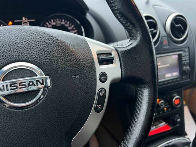 Черный Ниссан Кашкай, объемом двигателя 1.6 л и пробегом 248 тыс. км за 12000 $, фото 15 на Automoto.ua