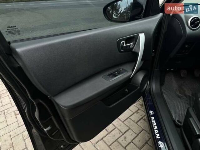 Черный Ниссан Кашкай, объемом двигателя 1.6 л и пробегом 196 тыс. км за 10500 $, фото 3 на Automoto.ua