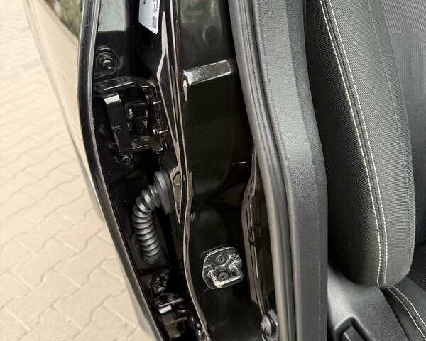 Чорний Ніссан Кашкай, об'ємом двигуна 1.6 л та пробігом 178 тис. км за 12200 $, фото 108 на Automoto.ua