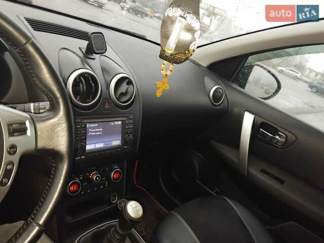 Черный Ниссан Кашкай, объемом двигателя 1.6 л и пробегом 238 тыс. км за 10200 $, фото 6 на Automoto.ua