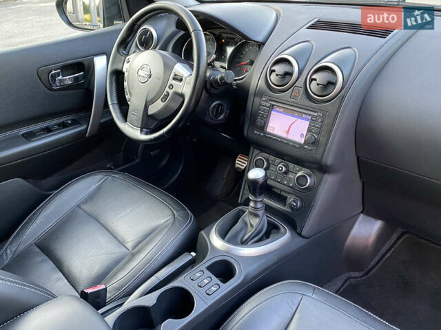 Черный Ниссан Кашкай, объемом двигателя 1.6 л и пробегом 231 тыс. км за 11700 $, фото 28 на Automoto.ua