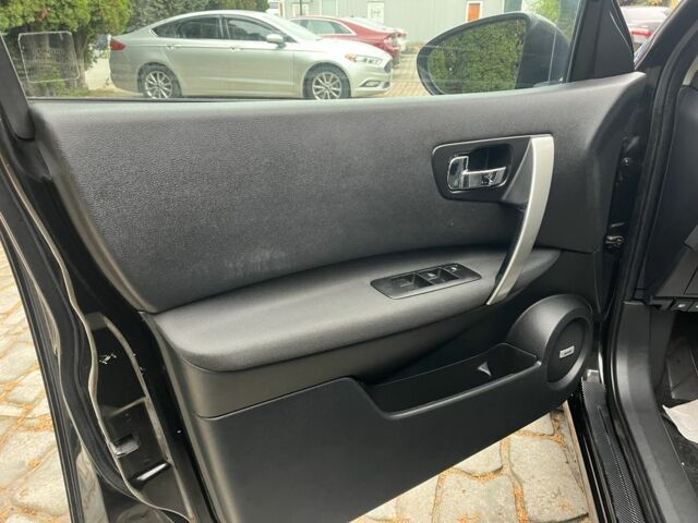 Черный Ниссан Кашкай, объемом двигателя 1.6 л и пробегом 219 тыс. км за 11350 $, фото 11 на Automoto.ua