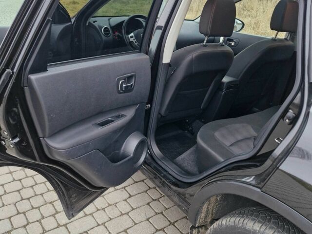 Черный Ниссан Кашкай, объемом двигателя 1.6 л и пробегом 236 тыс. км за 10700 $, фото 13 на Automoto.ua