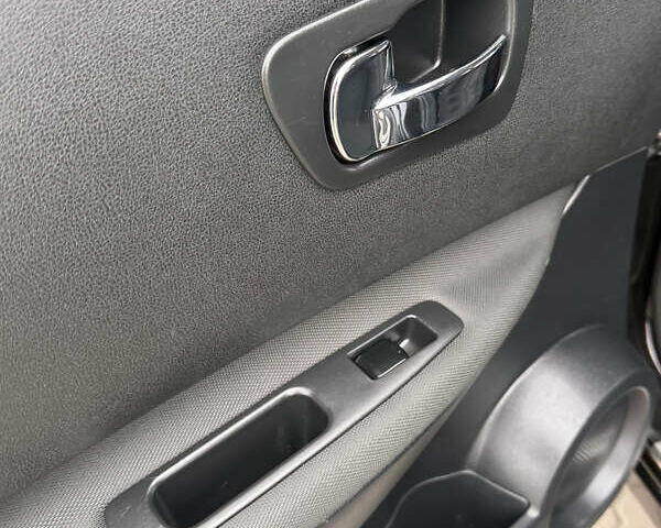 Чорний Ніссан Кашкай, об'ємом двигуна 1.6 л та пробігом 178 тис. км за 12200 $, фото 114 на Automoto.ua