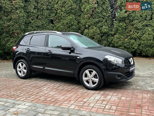Черный Ниссан Кашкай, объемом двигателя 1.6 л и пробегом 230 тыс. км за 11000 $, фото 1 на Automoto.ua