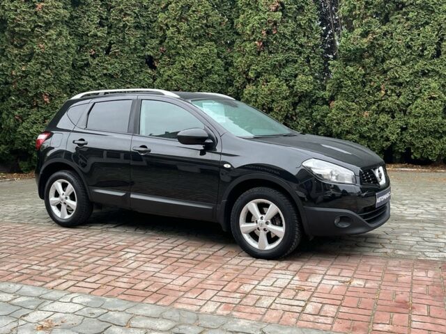 Черный Ниссан Кашкай, объемом двигателя 1.6 л и пробегом 230 тыс. км за 11000 $, фото 1 на Automoto.ua