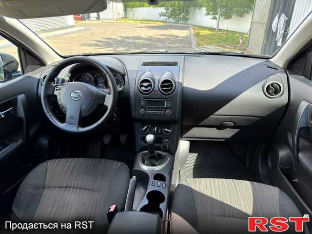 Черный Ниссан Кашкай, объемом двигателя 1.6 л и пробегом 128 тыс. км за 9700 $, фото 4 на Automoto.ua