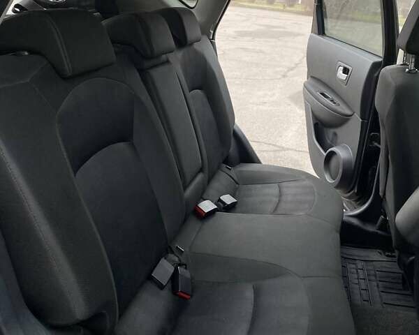 Черный Ниссан Кашкай, объемом двигателя 1.6 л и пробегом 252 тыс. км за 11700 $, фото 10 на Automoto.ua