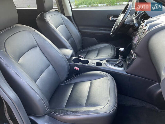 Черный Ниссан Кашкай, объемом двигателя 1.6 л и пробегом 231 тыс. км за 11700 $, фото 30 на Automoto.ua