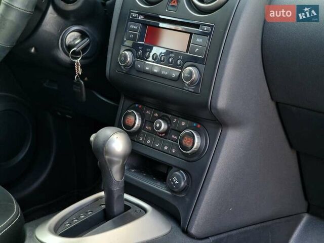 Чорний Ніссан Кашкай, об'ємом двигуна 1.6 л та пробігом 158 тис. км за 9990 $, фото 48 на Automoto.ua