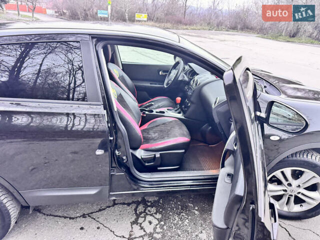 Черный Ниссан Кашкай, объемом двигателя 1.6 л и пробегом 300 тыс. км за 10300 $, фото 10 на Automoto.ua