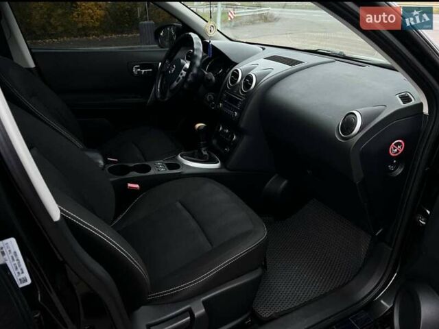 Черный Ниссан Кашкай, объемом двигателя 1.6 л и пробегом 196 тыс. км за 10500 $, фото 10 на Automoto.ua