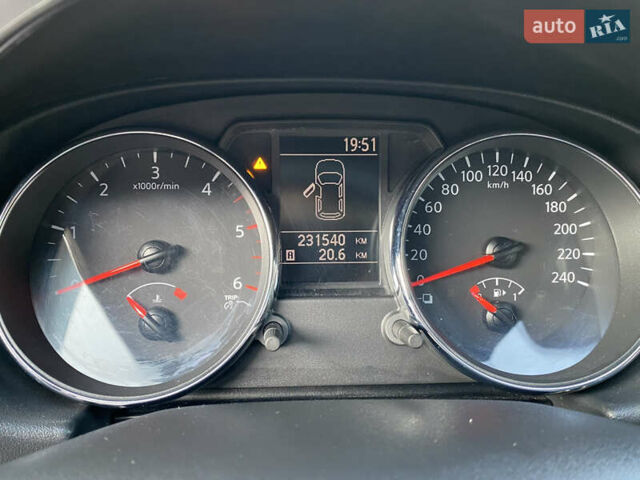 Черный Ниссан Кашкай, объемом двигателя 1.6 л и пробегом 231 тыс. км за 11700 $, фото 23 на Automoto.ua