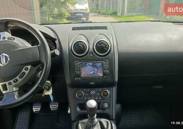 Черный Ниссан Кашкай, объемом двигателя 1.6 л и пробегом 203 тыс. км за 12700 $, фото 11 на Automoto.ua