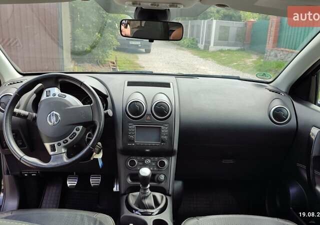 Черный Ниссан Кашкай, объемом двигателя 1.6 л и пробегом 203 тыс. км за 12700 $, фото 16 на Automoto.ua