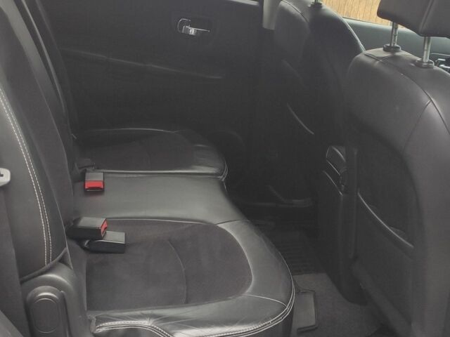 Чорний Ніссан Кашкай, об'ємом двигуна 1.6 л та пробігом 235 тис. км за 10500 $, фото 3 на Automoto.ua