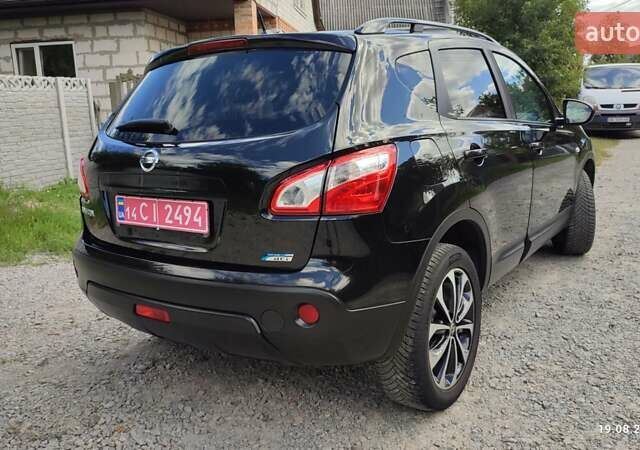Черный Ниссан Кашкай, объемом двигателя 1.6 л и пробегом 203 тыс. км за 12700 $, фото 1 на Automoto.ua