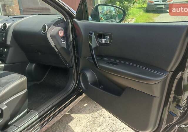 Черный Ниссан Кашкай, объемом двигателя 1.6 л и пробегом 203 тыс. км за 12700 $, фото 24 на Automoto.ua