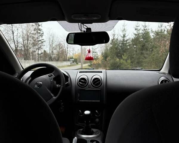 Чорний Ніссан Кашкай, об'ємом двигуна 1.46 л та пробігом 175 тис. км за 11200 $, фото 2 на Automoto.ua