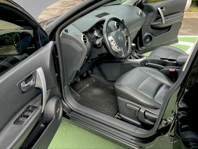 Черный Ниссан Кашкай, объемом двигателя 1.5 л и пробегом 220 тыс. км за 10500 $, фото 3 на Automoto.ua