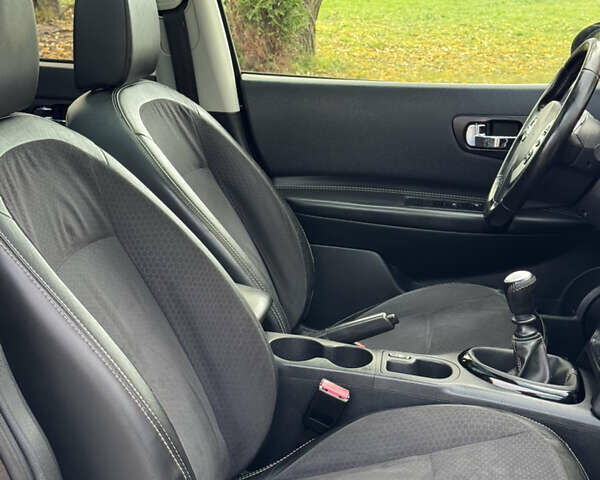 Черный Ниссан Кашкай, объемом двигателя 1.5 л и пробегом 172 тыс. км за 11999 $, фото 64 на Automoto.ua