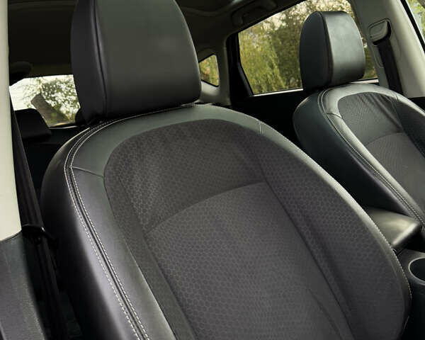 Черный Ниссан Кашкай, объемом двигателя 1.5 л и пробегом 172 тыс. км за 11999 $, фото 56 на Automoto.ua