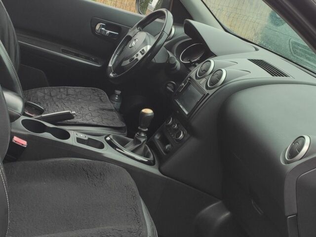 Чорний Ніссан Кашкай, об'ємом двигуна 1.6 л та пробігом 235 тис. км за 10500 $, фото 4 на Automoto.ua