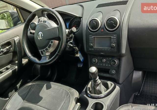 Черный Ниссан Кашкай, объемом двигателя 1.6 л и пробегом 203 тыс. км за 12700 $, фото 15 на Automoto.ua