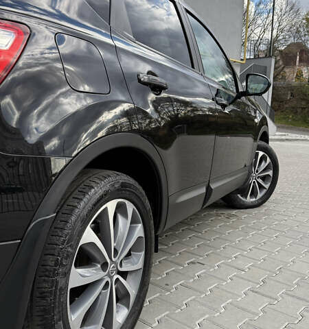 Чорний Ніссан Кашкай, об'ємом двигуна 2 л та пробігом 220 тис. км за 12300 $, фото 4 на Automoto.ua