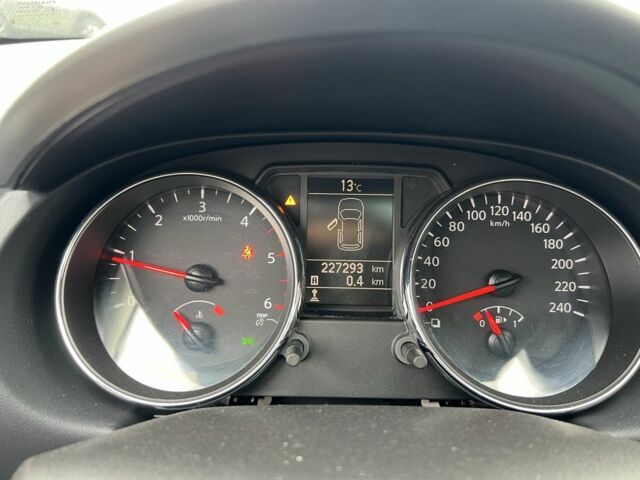 Черный Ниссан Кашкай, объемом двигателя 1.6 л и пробегом 226 тыс. км за 11555 $, фото 7 на Automoto.ua