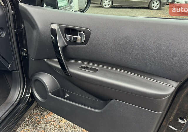 Черный Ниссан Кашкай, объемом двигателя 1.6 л и пробегом 263 тыс. км за 11700 $, фото 25 на Automoto.ua