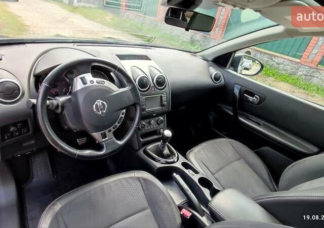 Черный Ниссан Кашкай, объемом двигателя 1.6 л и пробегом 203 тыс. км за 12700 $, фото 12 на Automoto.ua