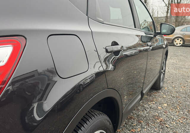 Черный Ниссан Кашкай, объемом двигателя 1.6 л и пробегом 263 тыс. км за 11700 $, фото 40 на Automoto.ua