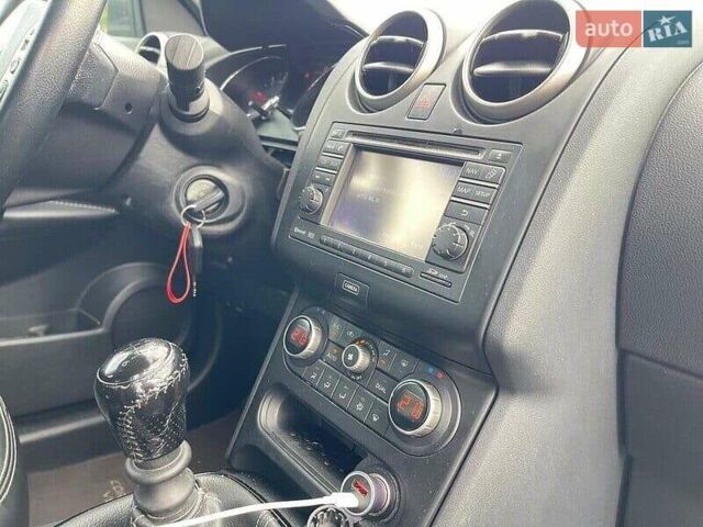 Черный Ниссан Кашкай, объемом двигателя 1.6 л и пробегом 230 тыс. км за 11300 $, фото 5 на Automoto.ua