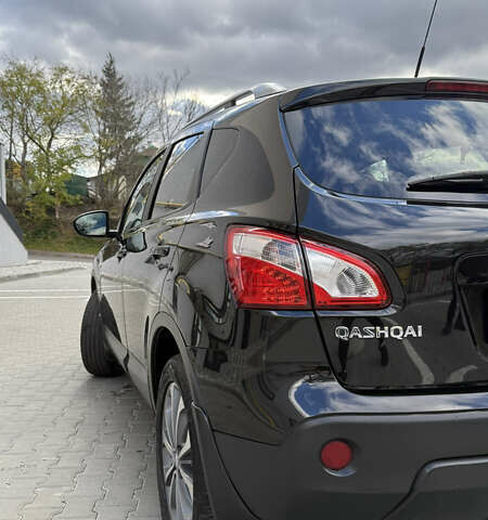 Чорний Ніссан Кашкай, об'ємом двигуна 2 л та пробігом 220 тис. км за 12300 $, фото 7 на Automoto.ua