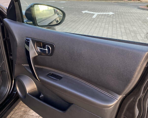 Чорний Ніссан Кашкай, об'ємом двигуна 1.6 л та пробігом 163 тис. км за 13900 $, фото 30 на Automoto.ua